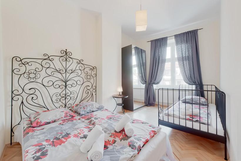 Three-Bedroom Standard Apartment