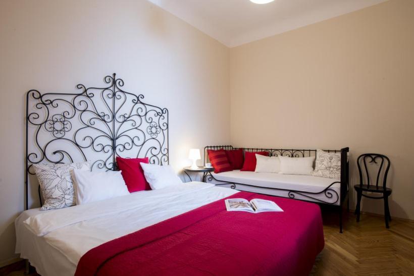 Deluxe Family Suite